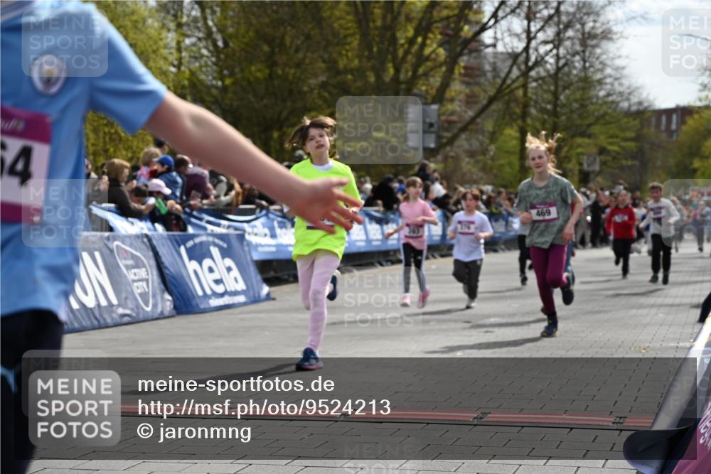 12.04.2026 - 45. Internationalen Wilhelmsburger Insellauf J. Mangold http://msf.ph/oto/9524213 12.04.2026 14:50:19 Ziel 173, 369, 21, 403, 398, 1064, 667, 661, 1829, 561, 469, 397, 393, 376, 890, 500 meine-sportfotos.de