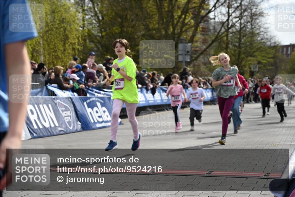 12.04.2026 - 45. Internationalen Wilhelmsburger Insellauf J. Mangold http://msf.ph/oto/9524216 12.04.2026 14:50:20 Ziel 173, 369, 21, 403, 398, 1064, 667, 661, 1829, 561, 469, 397, 393, 376, 890, 500, 1037, 335 meine-sportfotos.de