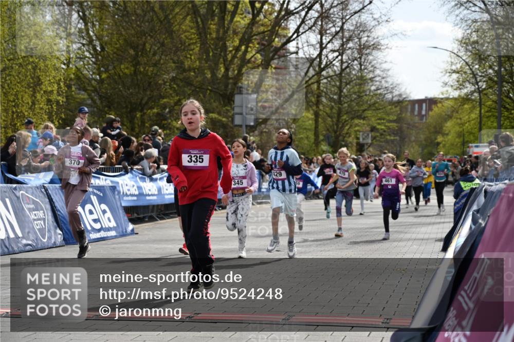12.04.2026 - 45. Internationalen Wilhelmsburger Insellauf J. Mangold http://msf.ph/oto/9524248 12.04.2026 14:50:25 Ziel 397, 393, 376, 890, 500, 1037, 335, 370, 345, 429, 905, 461, 475, 859, 1840 meine-sportfotos.de