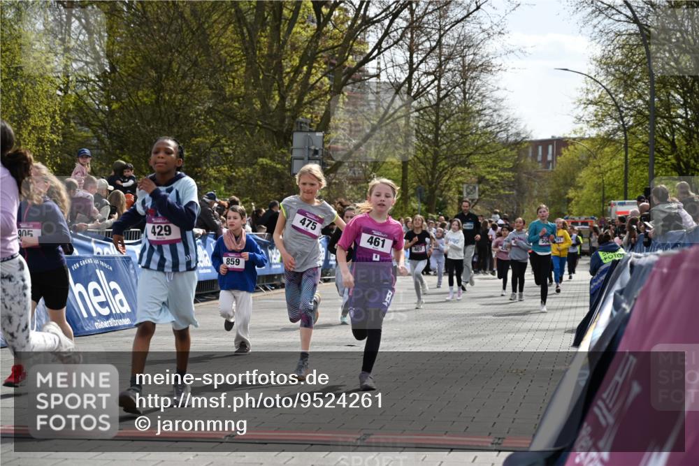 12.04.2026 - 45. Internationalen Wilhelmsburger Insellauf J. Mangold http://msf.ph/oto/9524261 12.04.2026 14:50:26 Ziel 376, 890, 500, 1037, 335, 370, 345, 429, 905, 461, 475, 859, 1840, 504, 333, 391, 407 meine-sportfotos.de