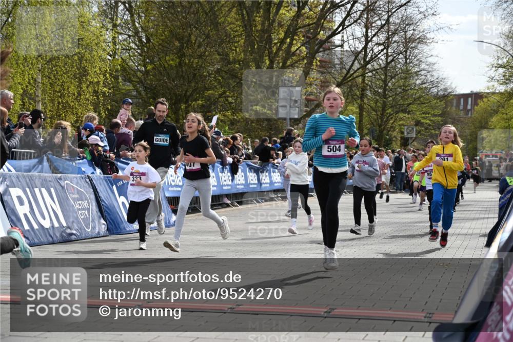 12.04.2026 - 45. Internationalen Wilhelmsburger Insellauf J. Mangold http://msf.ph/oto/9524270 12.04.2026 14:50:29 Ziel 370, 345, 429, 905, 461, 475, 859, 1840, 504, 333, 391, 407, 883, 452, 1834, 491 meine-sportfotos.de