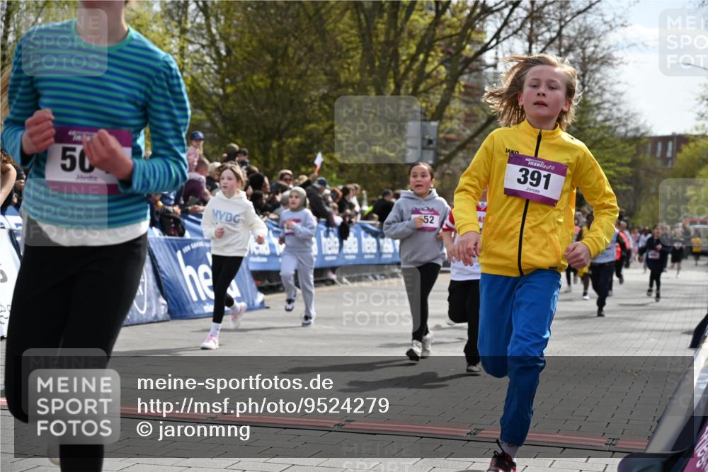 12.04.2026 - 45. Internationalen Wilhelmsburger Insellauf J. Mangold http://msf.ph/oto/9524279 12.04.2026 14:50:31 Ziel 475, 859, 1840, 504, 333, 391, 407, 883, 452, 1834, 491, 426, 392, 880 meine-sportfotos.de