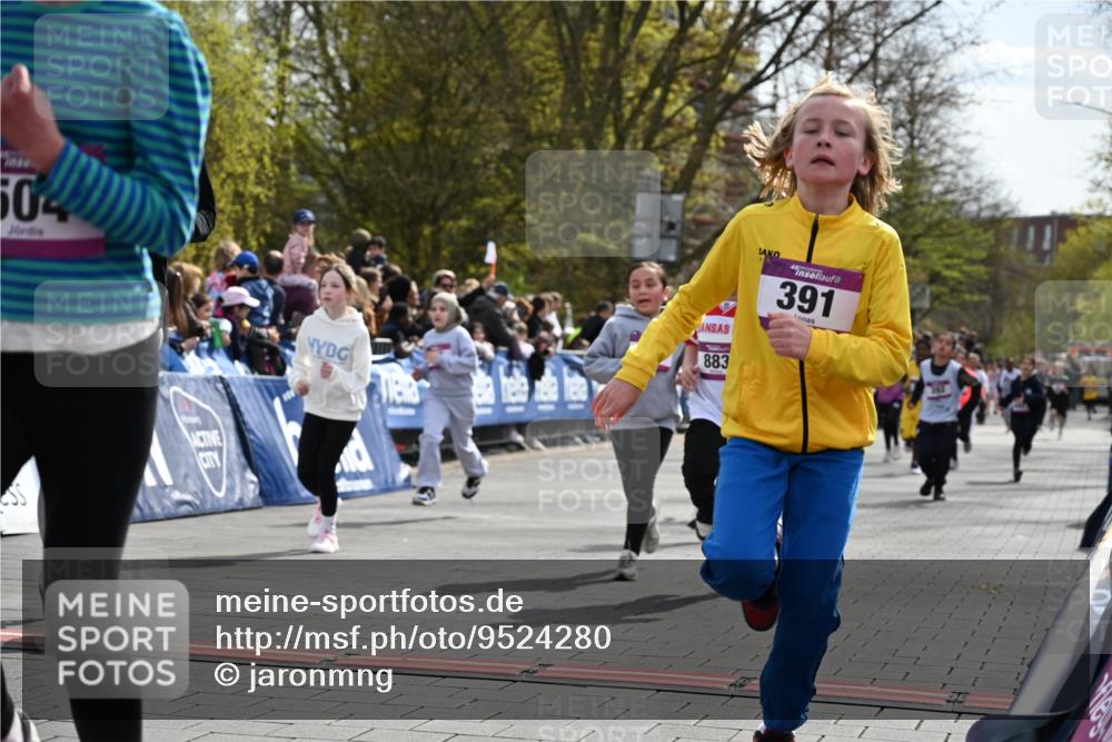 12.04.2026 - 45. Internationalen Wilhelmsburger Insellauf J. Mangold http://msf.ph/oto/9524280 12.04.2026 14:50:31 Ziel 475, 859, 1840, 504, 333, 391, 407, 883, 452, 1834, 491, 426, 392, 880 meine-sportfotos.de