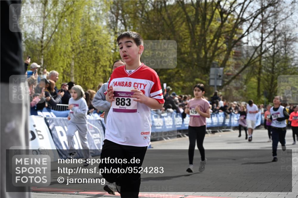 12.04.2026 - 45. Internationalen Wilhelmsburger Insellauf J. Mangold http://msf.ph/oto/9524283 12.04.2026 14:50:32 Ziel 1840, 504, 333, 391, 407, 883, 452, 1834, 491, 426, 392, 880, 151, 1035 meine-sportfotos.de