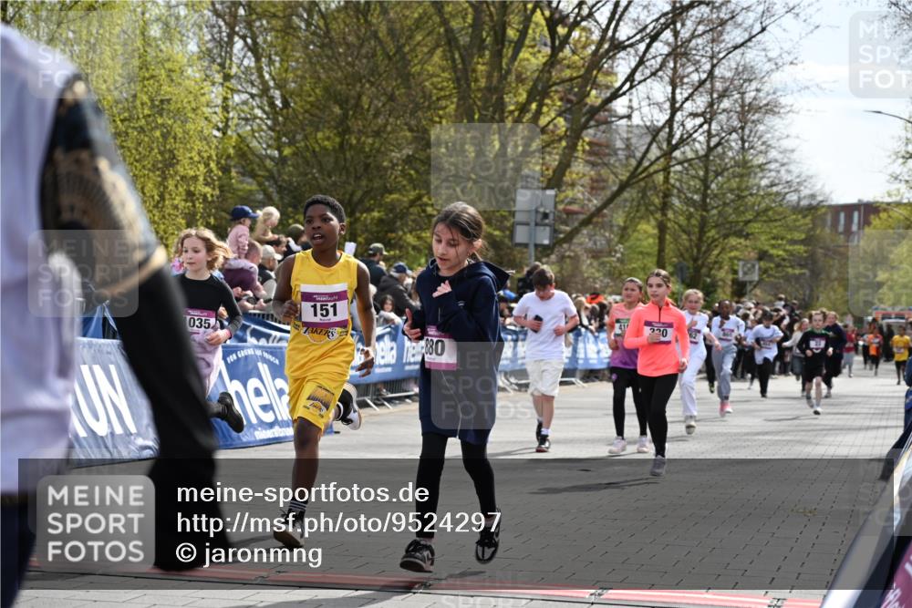 12.04.2026 - 45. Internationalen Wilhelmsburger Insellauf J. Mangold http://msf.ph/oto/9524297 12.04.2026 14:50:36 Ziel 452, 1834, 491, 426, 392, 880, 151, 1035, 330, 362, 865, 1844 meine-sportfotos.de