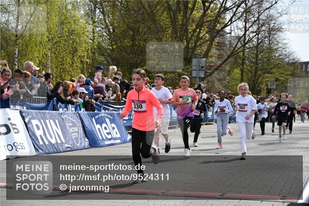 12.04.2026 - 45. Internationalen Wilhelmsburger Insellauf J. Mangold http://msf.ph/oto/9524311 12.04.2026 14:50:38 Ziel 426, 392, 880, 151, 1035, 330, 362, 865, 1844, 98, 22, 654, 420 meine-sportfotos.de