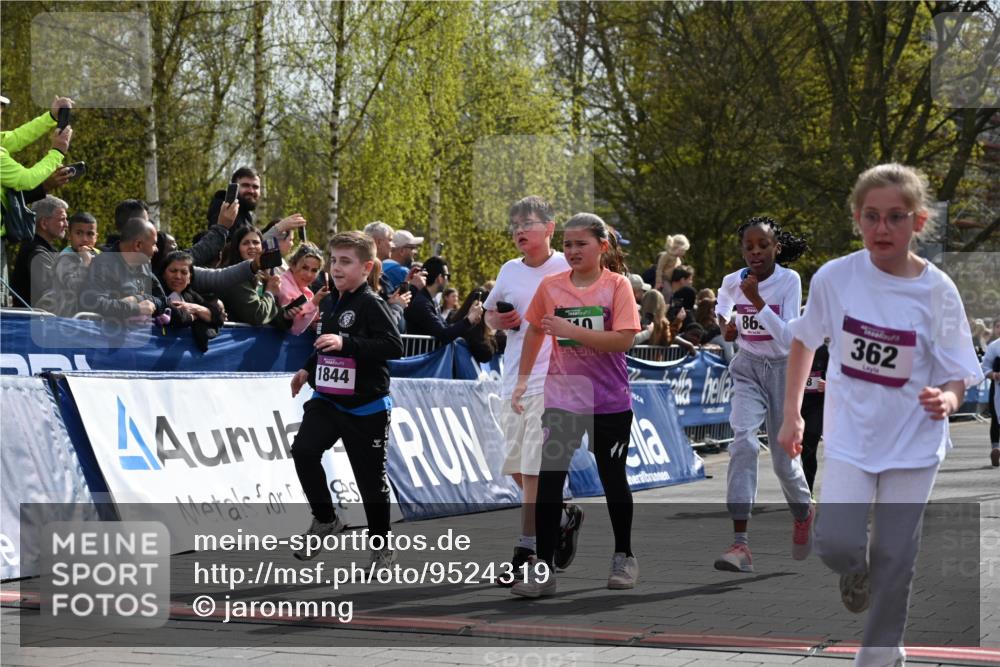 12.04.2026 - 45. Internationalen Wilhelmsburger Insellauf J. Mangold http://msf.ph/oto/9524319 12.04.2026 14:50:40 Ziel 151, 1035, 330, 362, 865, 1844, 98, 22, 654, 420, 877, 1049 meine-sportfotos.de