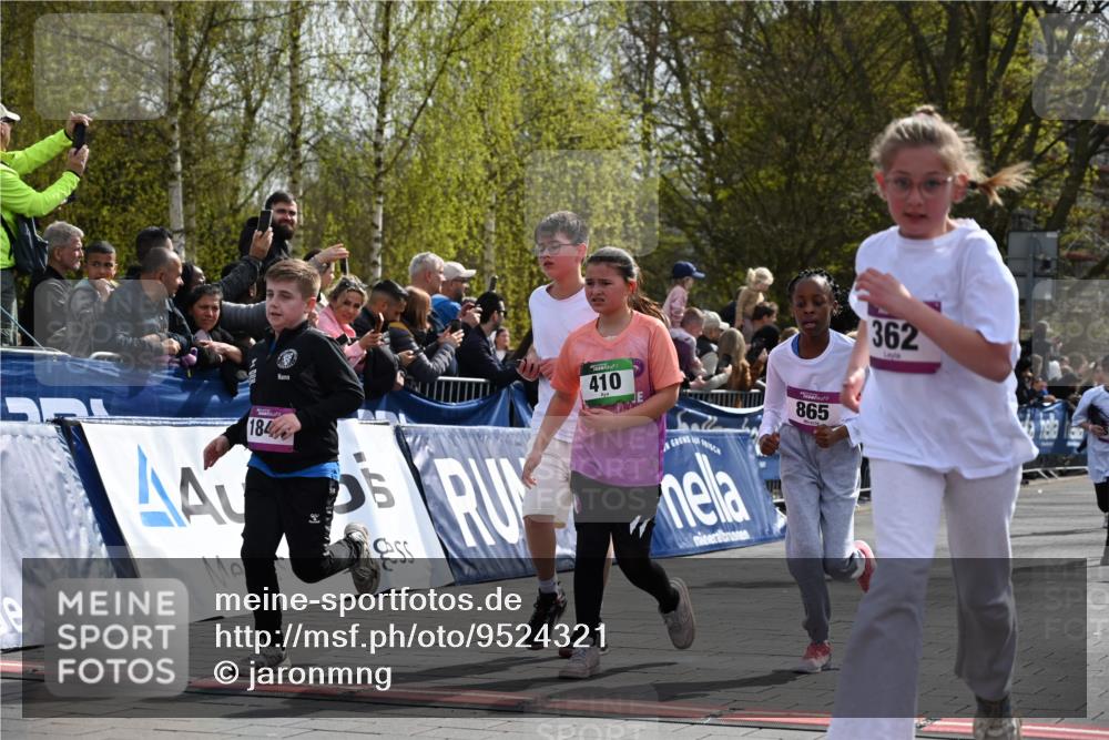 12.04.2026 - 45. Internationalen Wilhelmsburger Insellauf J. Mangold http://msf.ph/oto/9524321 12.04.2026 14:50:40 Ziel 151, 1035, 330, 362, 865, 1844, 98, 22, 654, 420, 877, 1049 meine-sportfotos.de