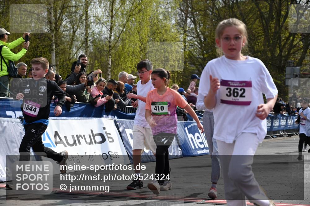 12.04.2026 - 45. Internationalen Wilhelmsburger Insellauf J. Mangold http://msf.ph/oto/9524324 12.04.2026 14:50:40 Ziel 151, 1035, 330, 362, 865, 1844, 98, 22, 654, 420, 877, 1049 meine-sportfotos.de