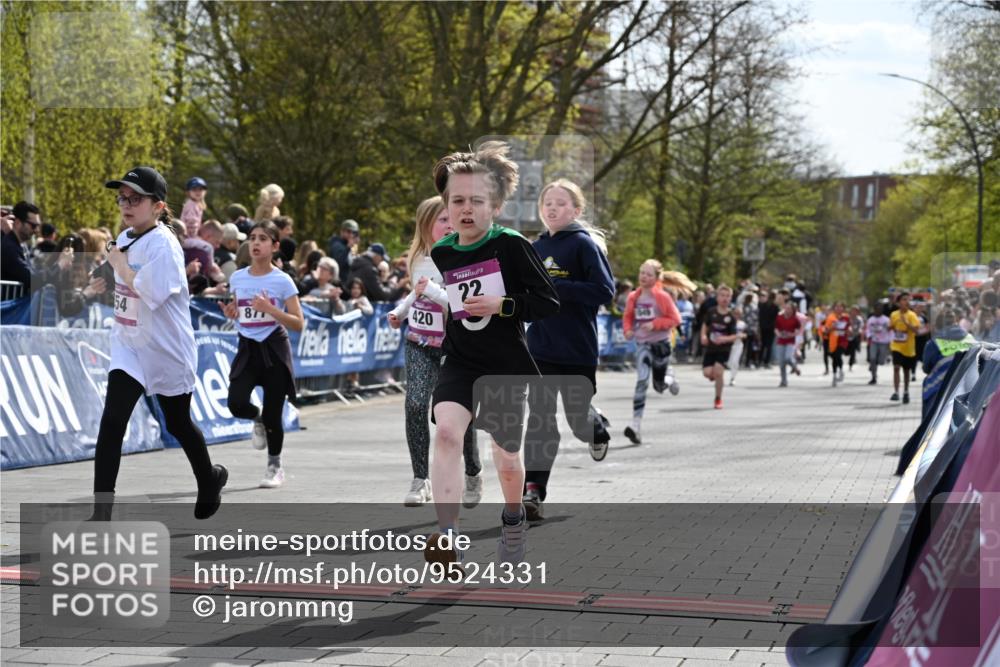 12.04.2026 - 45. Internationalen Wilhelmsburger Insellauf J. Mangold http://msf.ph/oto/9524331 12.04.2026 14:50:42 Ziel 330, 362, 865, 1844, 98, 22, 654, 420, 877, 1049, 1837, 609 meine-sportfotos.de