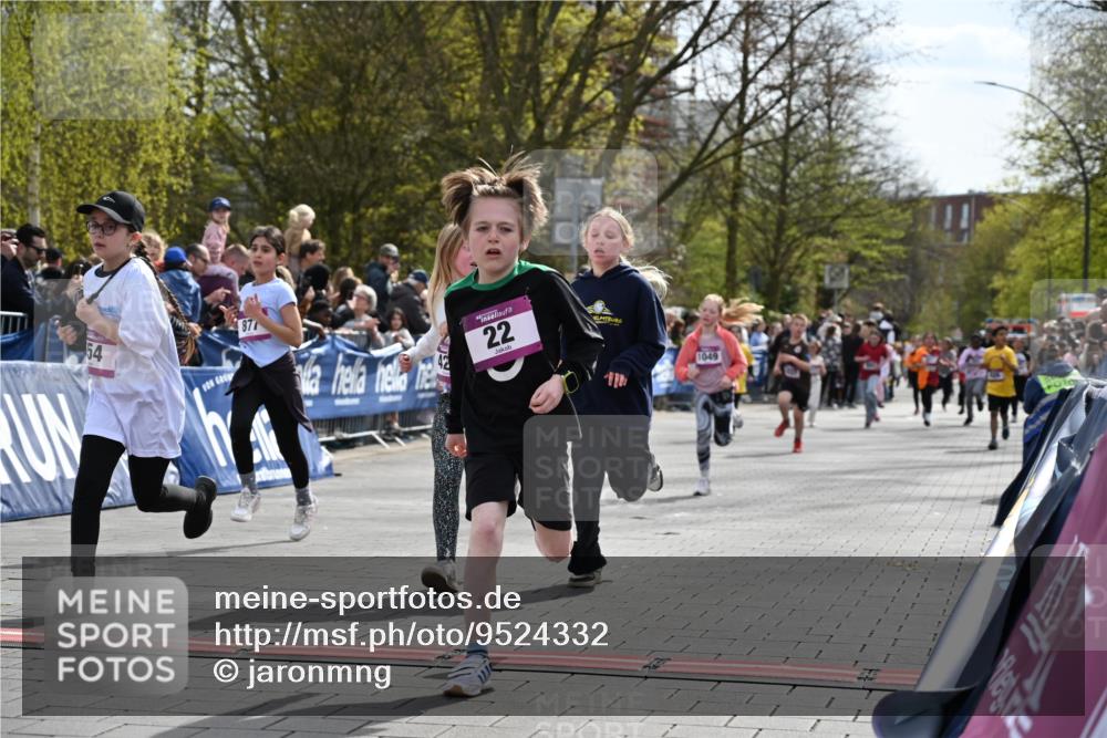 12.04.2026 - 45. Internationalen Wilhelmsburger Insellauf J. Mangold http://msf.ph/oto/9524332 12.04.2026 14:50:42 Ziel 330, 362, 865, 1844, 98, 22, 654, 420, 877, 1049, 1837, 609 meine-sportfotos.de