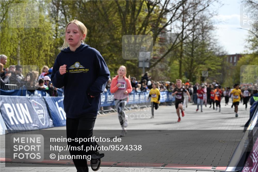 12.04.2026 - 45. Internationalen Wilhelmsburger Insellauf J. Mangold http://msf.ph/oto/9524338 12.04.2026 14:50:43 Ziel 362, 865, 1844, 98, 22, 654, 420, 877, 1049, 1837, 609, 331 meine-sportfotos.de