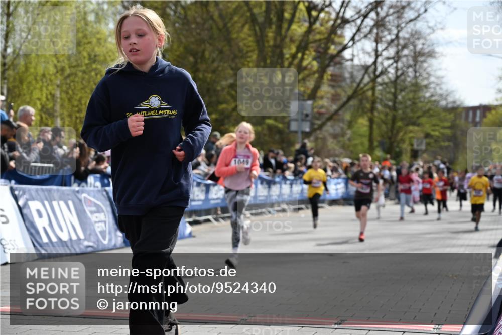 12.04.2026 - 45. Internationalen Wilhelmsburger Insellauf J. Mangold http://msf.ph/oto/9524340 12.04.2026 14:50:44 Ziel 1844, 98, 22, 654, 420, 877, 1049, 1837, 609, 331 meine-sportfotos.de