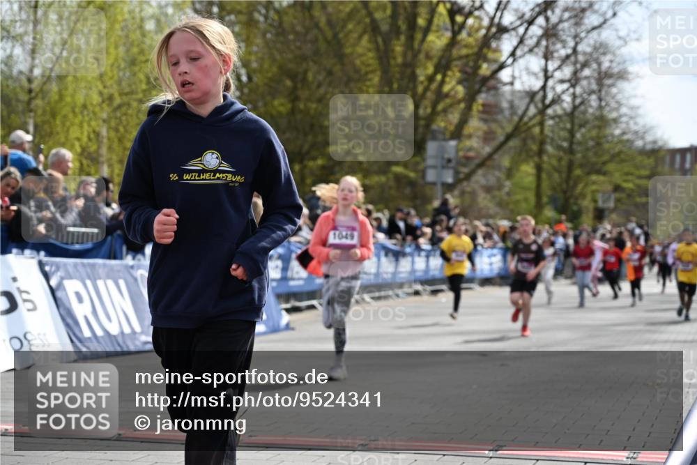 12.04.2026 - 45. Internationalen Wilhelmsburger Insellauf J. Mangold http://msf.ph/oto/9524341 12.04.2026 14:50:44 Ziel 1844, 98, 22, 654, 420, 877, 1049, 1837, 609, 331 meine-sportfotos.de