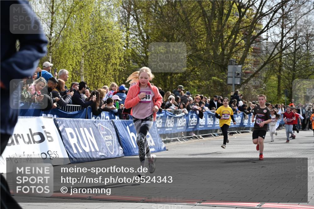 12.04.2026 - 45. Internationalen Wilhelmsburger Insellauf J. Mangold http://msf.ph/oto/9524343 12.04.2026 14:50:44 Ziel 1844, 98, 22, 654, 420, 877, 1049, 1837, 609, 331 meine-sportfotos.de
