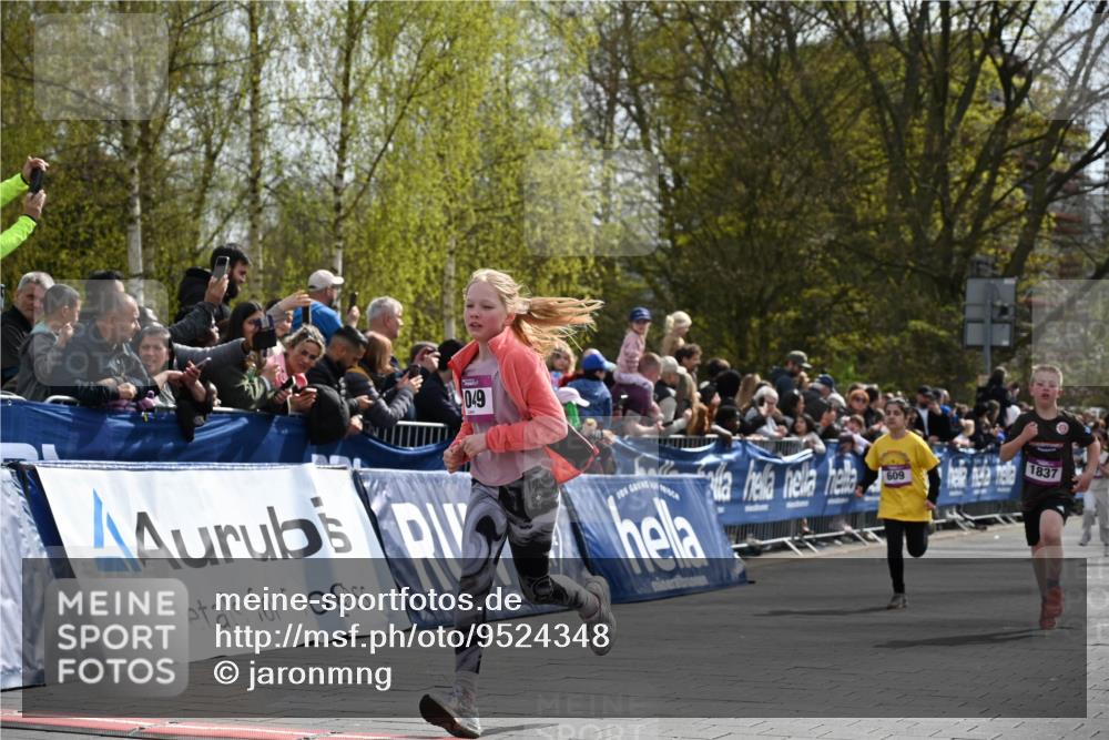 12.04.2026 - 45. Internationalen Wilhelmsburger Insellauf J. Mangold http://msf.ph/oto/9524348 12.04.2026 14:50:45 Ziel 98, 22, 654, 420, 877, 1049, 1837, 609, 331, 626, 895, 357 meine-sportfotos.de