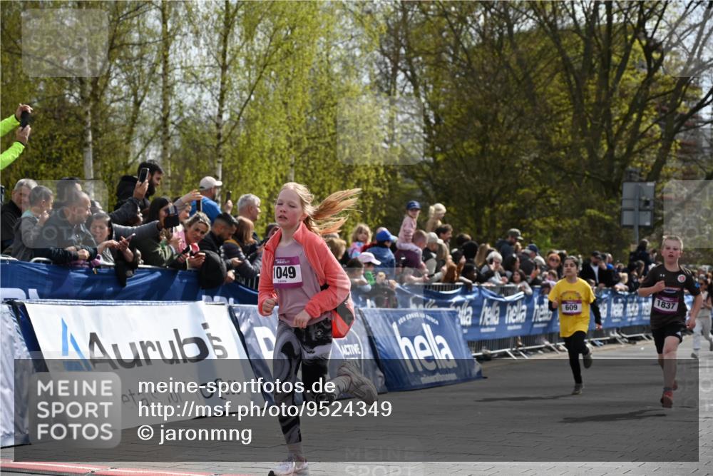 12.04.2026 - 45. Internationalen Wilhelmsburger Insellauf J. Mangold http://msf.ph/oto/9524349 12.04.2026 14:50:45 Ziel 98, 22, 654, 420, 877, 1049, 1837, 609, 331, 626, 895, 357 meine-sportfotos.de
