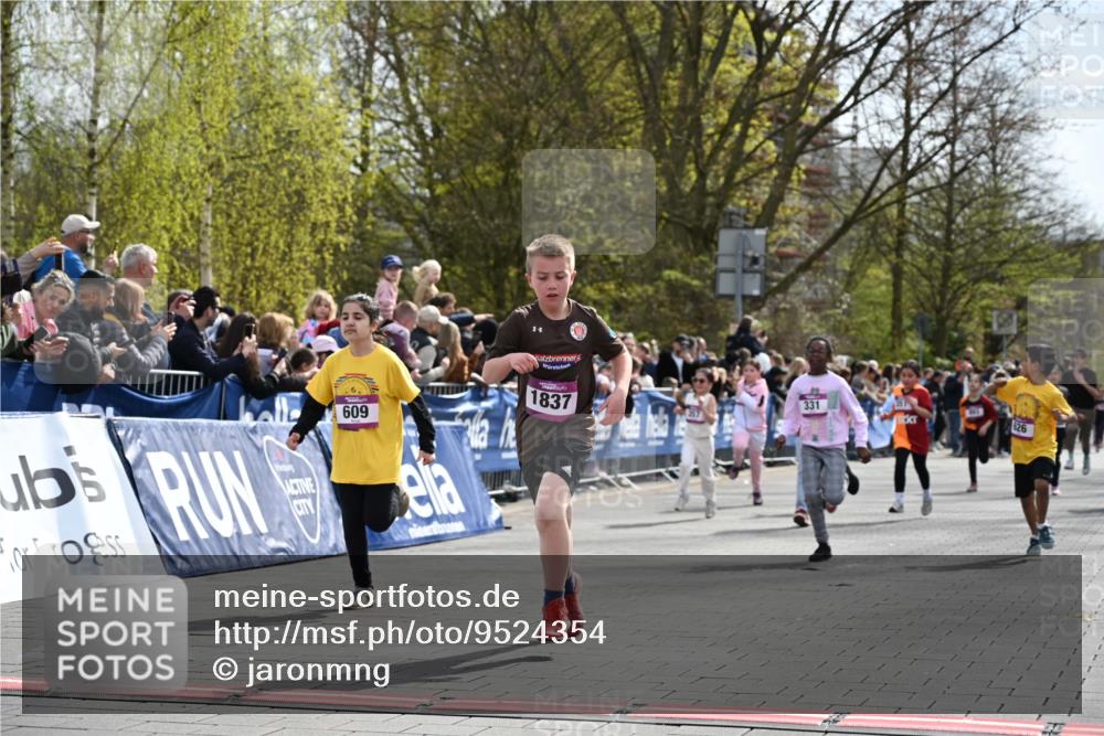 12.04.2026 - 45. Internationalen Wilhelmsburger Insellauf J. Mangold http://msf.ph/oto/9524354 12.04.2026 14:50:46 Ziel 654, 420, 877, 1049, 1837, 609, 331, 626, 895, 357, 889, 408, 351 meine-sportfotos.de