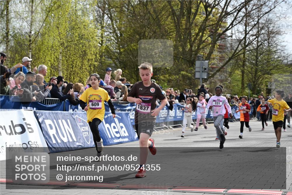 12.04.2026 - 45. Internationalen Wilhelmsburger Insellauf J. Mangold http://msf.ph/oto/9524355 12.04.2026 14:50:46 Ziel 654, 420, 877, 1049, 1837, 609, 331, 626, 895, 357, 889, 408, 351 meine-sportfotos.de