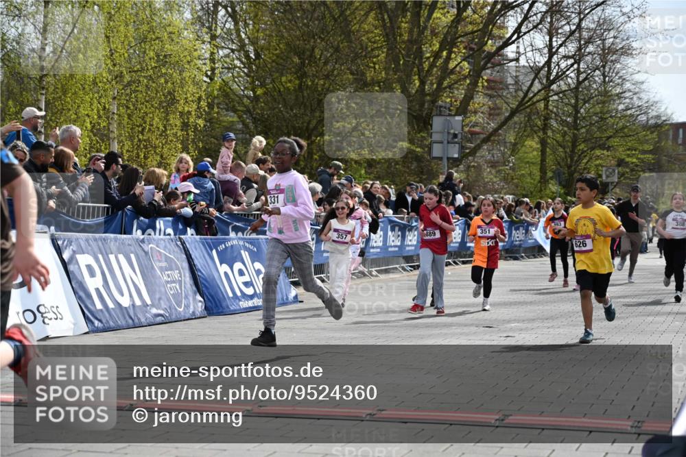 12.04.2026 - 45. Internationalen Wilhelmsburger Insellauf J. Mangold http://msf.ph/oto/9524360 12.04.2026 14:50:47 Ziel 877, 1049, 1837, 609, 331, 626, 895, 357, 889, 408, 351, 893, 455 meine-sportfotos.de