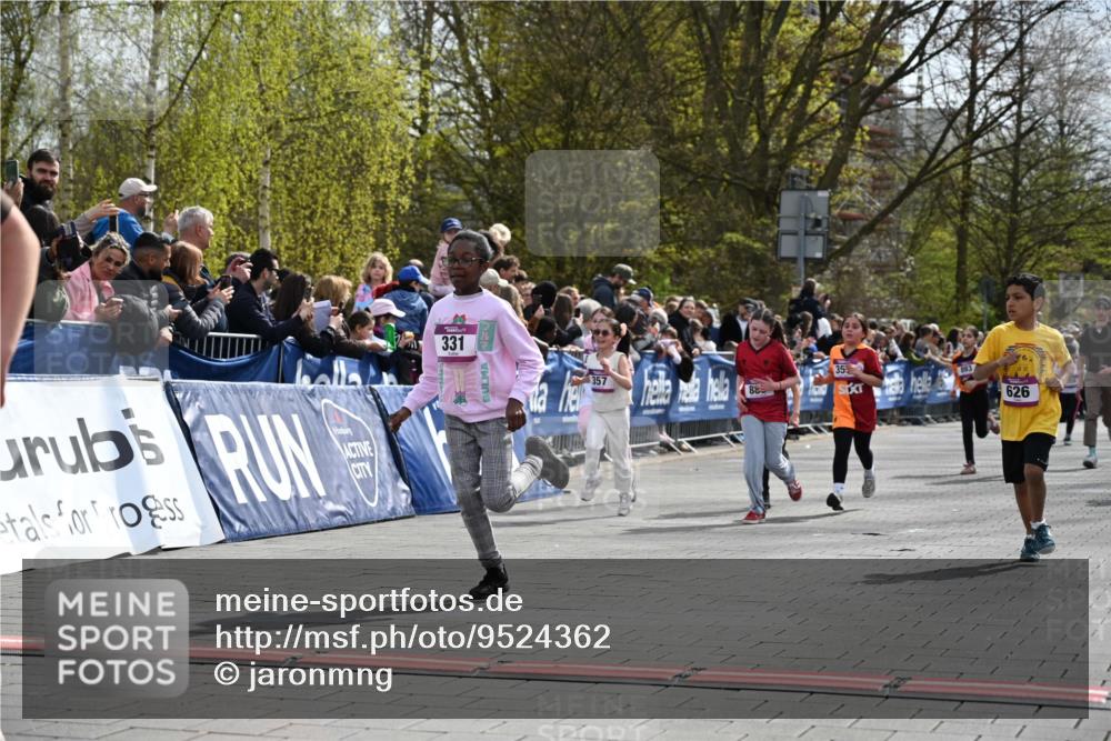 12.04.2026 - 45. Internationalen Wilhelmsburger Insellauf J. Mangold http://msf.ph/oto/9524362 12.04.2026 14:50:47 Ziel 877, 1049, 1837, 609, 331, 626, 895, 357, 889, 408, 351, 893, 455 meine-sportfotos.de