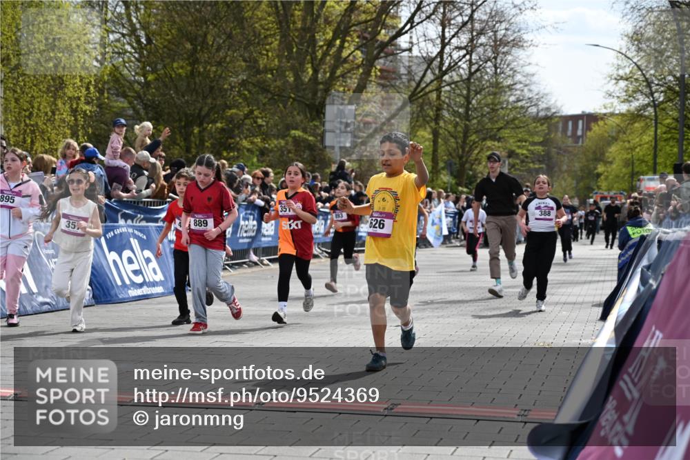 12.04.2026 - 45. Internationalen Wilhelmsburger Insellauf J. Mangold http://msf.ph/oto/9524369 12.04.2026 14:50:49 Ziel 1837, 609, 331, 626, 895, 357, 889, 408, 351, 893, 455, 388 meine-sportfotos.de