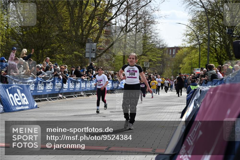 12.04.2026 - 45. Internationalen Wilhelmsburger Insellauf J. Mangold http://msf.ph/oto/9524384 12.04.2026 14:50:52 Ziel 626, 895, 357, 889, 408, 351, 893, 455, 388, 663, 359, 858 meine-sportfotos.de