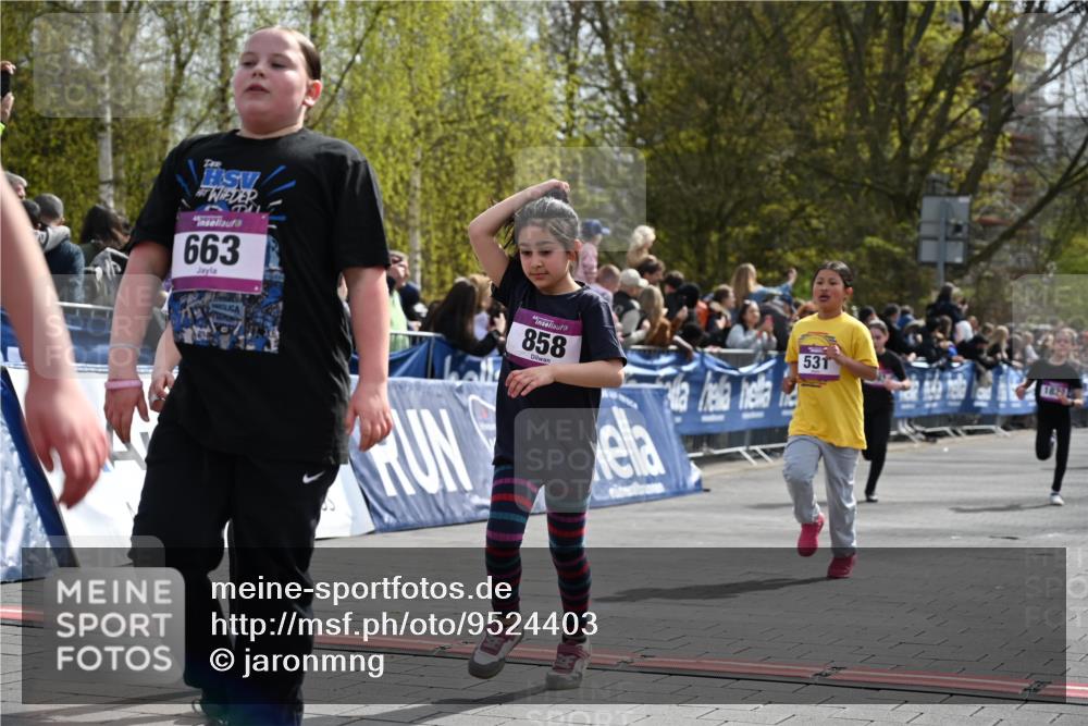 12.04.2026 - 45. Internationalen Wilhelmsburger Insellauf J. Mangold http://msf.ph/oto/9524403 12.04.2026 14:50:57 Ziel 388, 663, 359, 858, 531, 493, 1822 meine-sportfotos.de