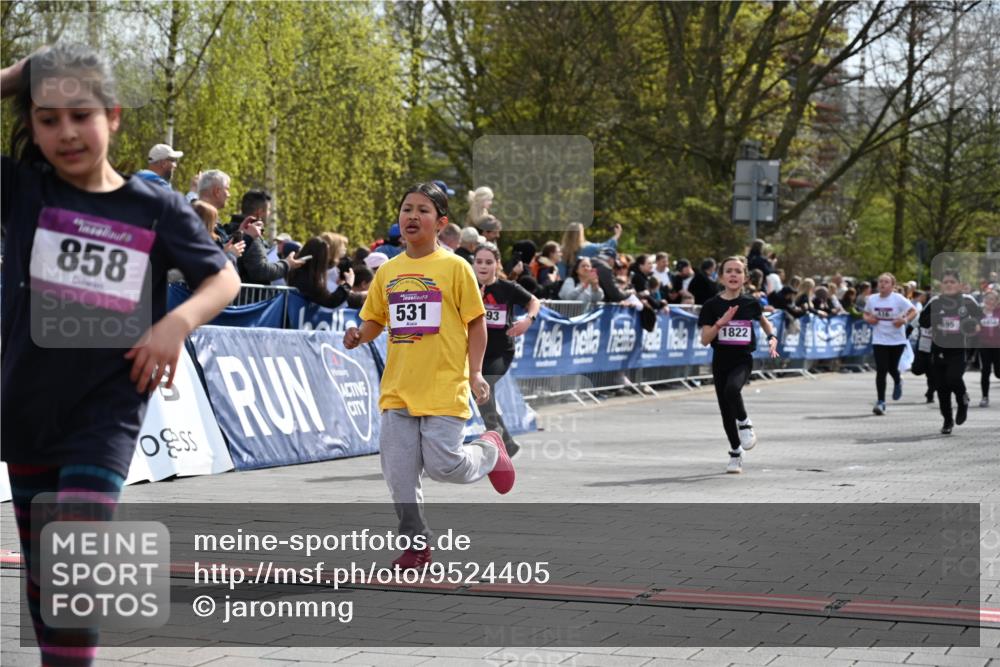 12.04.2026 - 45. Internationalen Wilhelmsburger Insellauf J. Mangold http://msf.ph/oto/9524405 12.04.2026 14:50:58 Ziel 663, 359, 858, 531, 493, 1822, 495, 1041 meine-sportfotos.de