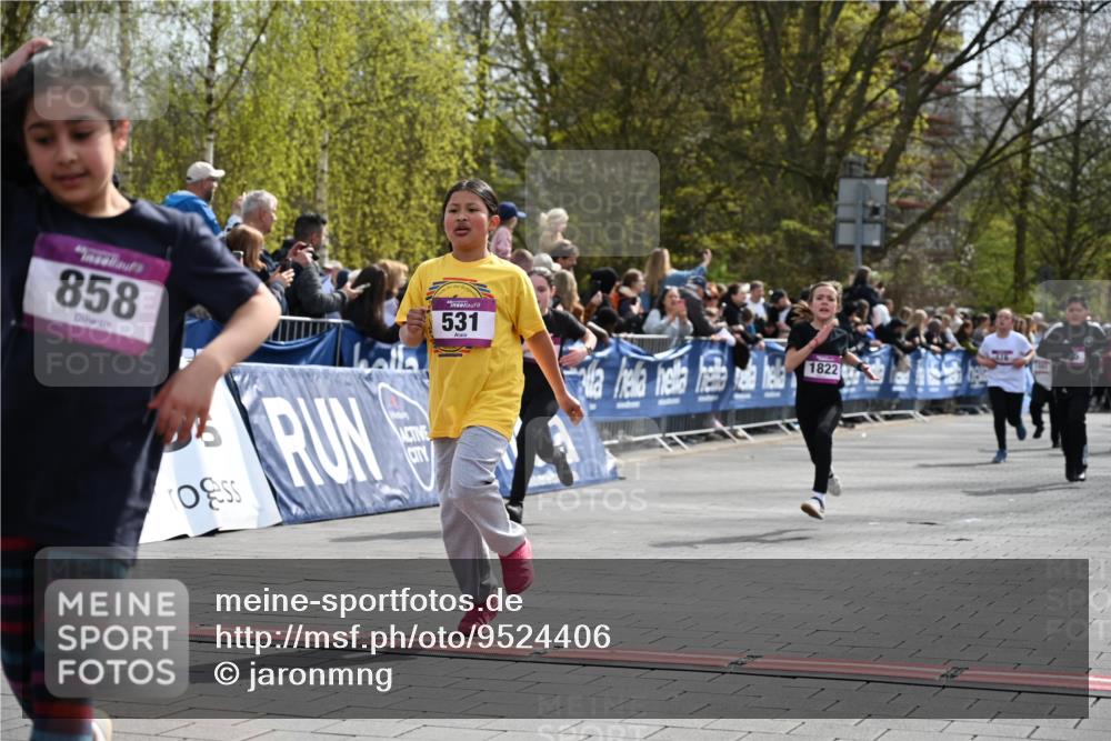 12.04.2026 - 45. Internationalen Wilhelmsburger Insellauf J. Mangold http://msf.ph/oto/9524406 12.04.2026 14:50:58 Ziel 663, 359, 858, 531, 493, 1822, 495, 1041 meine-sportfotos.de