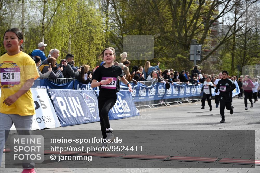 12.04.2026 - 45. Internationalen Wilhelmsburger Insellauf J. Mangold http://msf.ph/oto/9524411 12.04.2026 14:50:59 Ziel 663, 359, 858, 531, 493, 1822, 495, 1041, 1052, 116 meine-sportfotos.de
