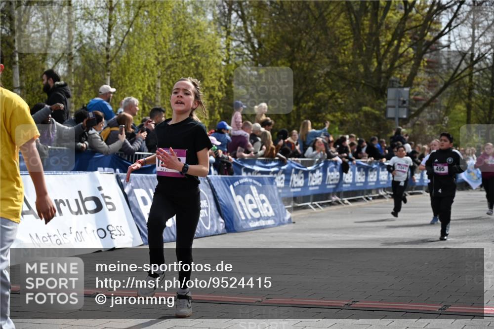 12.04.2026 - 45. Internationalen Wilhelmsburger Insellauf J. Mangold http://msf.ph/oto/9524415 12.04.2026 14:50:59 Ziel 663, 359, 858, 531, 493, 1822, 495, 1041, 1052, 116 meine-sportfotos.de