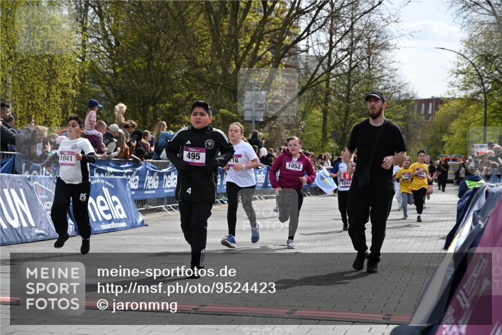 12.04.2026 - 45. Internationalen Wilhelmsburger Insellauf J. Mangold http://msf.ph/oto/9524423 12.04.2026 14:51:01 Ziel 531, 493, 1822, 495, 1041, 1052, 116, 593, 1042, 686, 536 meine-sportfotos.de