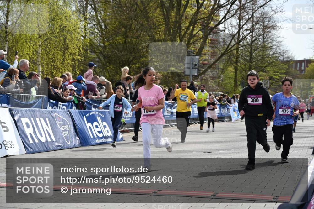 12.04.2026 - 45. Internationalen Wilhelmsburger Insellauf J. Mangold http://msf.ph/oto/9524460 12.04.2026 14:51:13 Ziel 1054, 1843, 380, 435, 1051, 544 meine-sportfotos.de