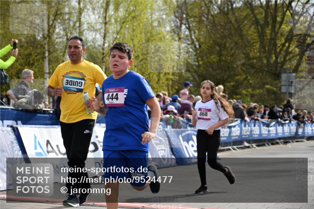 12.04.2026 - 45. Internationalen Wilhelmsburger Insellauf J. Mangold http://msf.ph/oto/9524477 12.04.2026 14:51:19 Ziel 435, 1051, 544, 444, 868, 852, 358, 1072 meine-sportfotos.de