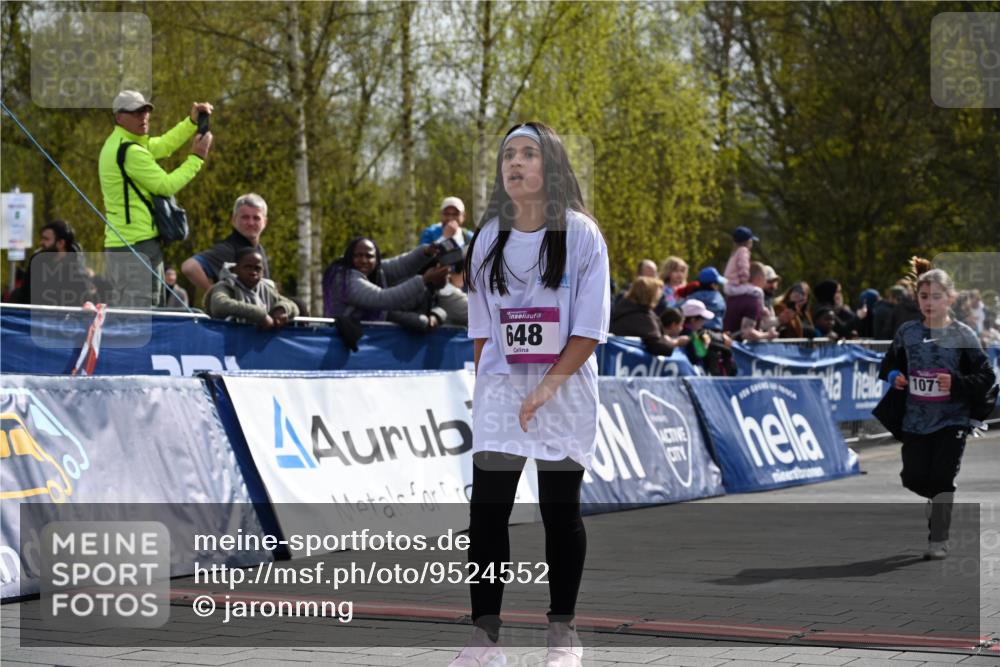 12.04.2026 - 45. Internationalen Wilhelmsburger Insellauf J. Mangold http://msf.ph/oto/9524552 12.04.2026 14:51:34 Ziel 390, 399, 884, 648, 1071, 523, 363 meine-sportfotos.de