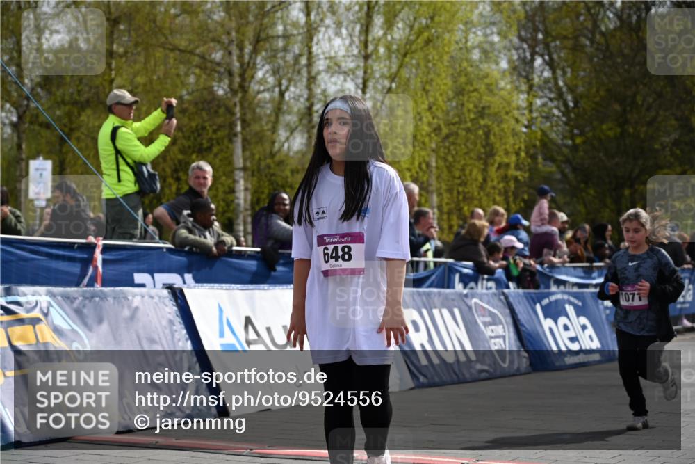 12.04.2026 - 45. Internationalen Wilhelmsburger Insellauf J. Mangold http://msf.ph/oto/9524556 12.04.2026 14:51:34 Ziel 390, 399, 884, 648, 1071, 523, 363 meine-sportfotos.de
