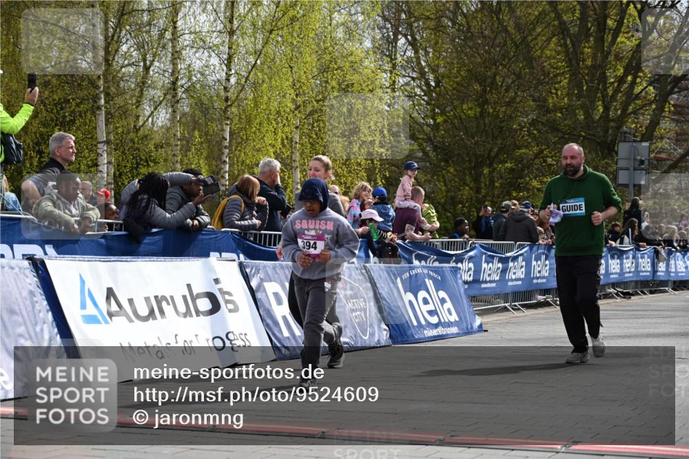 12.04.2026 - 45. Internationalen Wilhelmsburger Insellauf J. Mangold http://msf.ph/oto/9524609 12.04.2026 14:51:50 Ziel 512, 394 meine-sportfotos.de