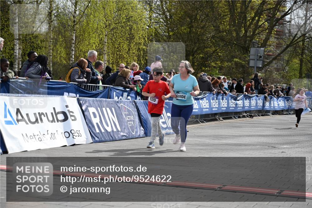 12.04.2026 - 45. Internationalen Wilhelmsburger Insellauf J. Mangold http://msf.ph/oto/9524622 12.04.2026 14:51:59 Ziel 520, 350, 892, 490 meine-sportfotos.de