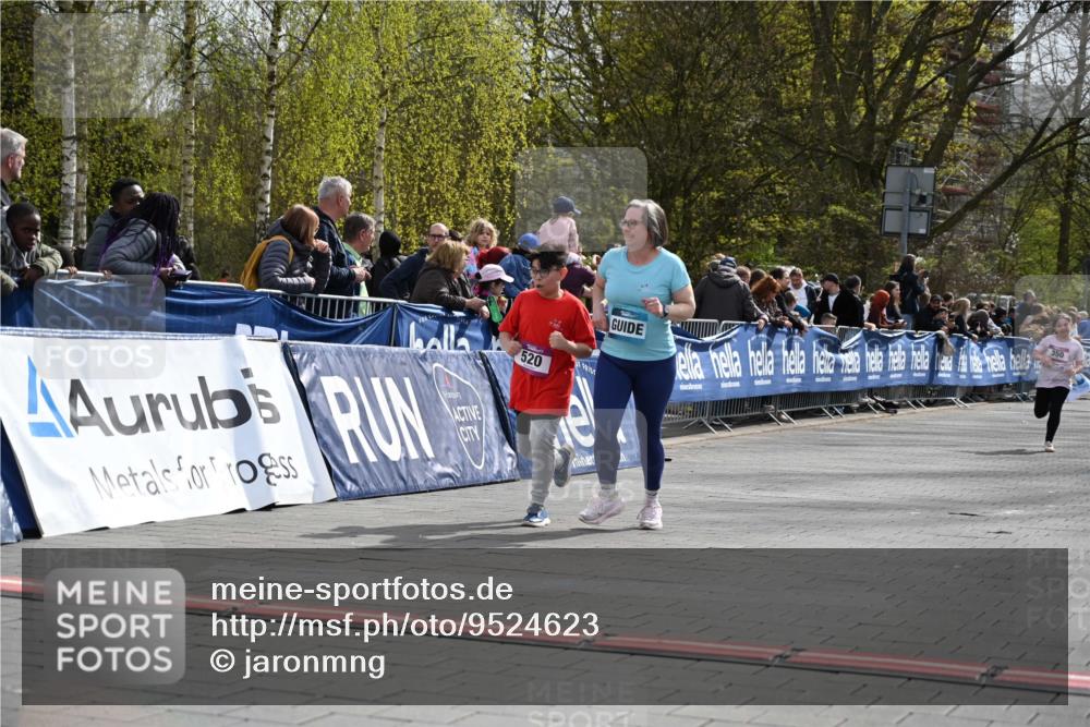 12.04.2026 - 45. Internationalen Wilhelmsburger Insellauf J. Mangold http://msf.ph/oto/9524623 12.04.2026 14:51:59 Ziel 520, 350, 892, 490 meine-sportfotos.de