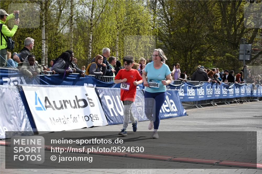 12.04.2026 - 45. Internationalen Wilhelmsburger Insellauf J. Mangold http://msf.ph/oto/9524630 12.04.2026 14:52:00 Ziel 520, 350, 892, 490, 114 meine-sportfotos.de