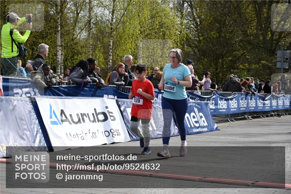 12.04.2026 - 45. Internationalen Wilhelmsburger Insellauf J. Mangold http://msf.ph/oto/9524632 12.04.2026 14:52:00 Ziel 520, 350, 892, 490, 114 meine-sportfotos.de