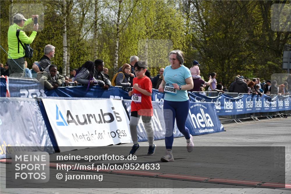12.04.2026 - 45. Internationalen Wilhelmsburger Insellauf J. Mangold http://msf.ph/oto/9524633 12.04.2026 14:52:00 Ziel 520, 350, 892, 490, 114 meine-sportfotos.de