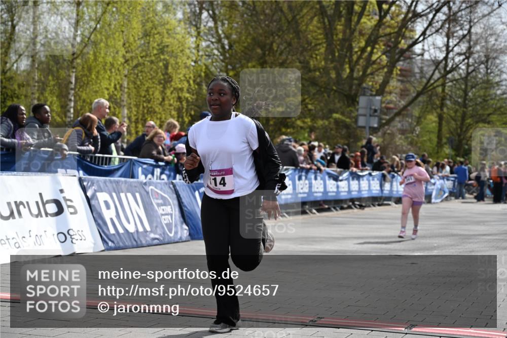 12.04.2026 - 45. Internationalen Wilhelmsburger Insellauf J. Mangold http://msf.ph/oto/9524657 12.04.2026 14:52:05 Ziel 520, 350, 892, 490, 114, 341 meine-sportfotos.de
