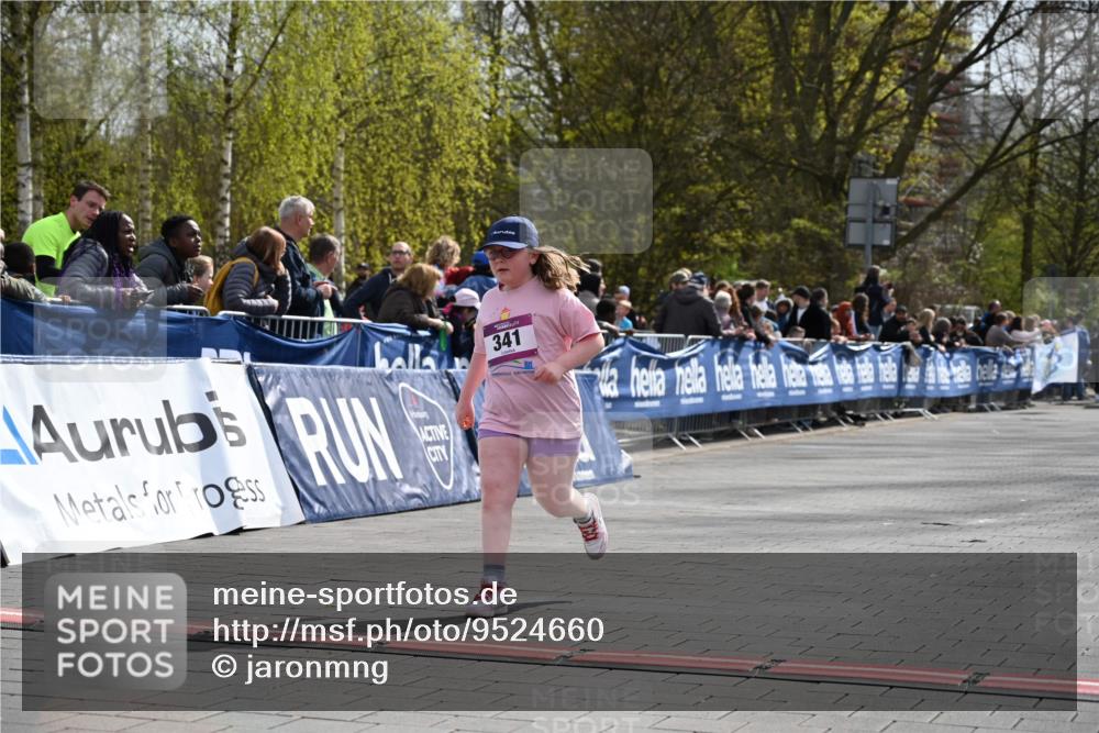12.04.2026 - 45. Internationalen Wilhelmsburger Insellauf J. Mangold http://msf.ph/oto/9524660 12.04.2026 14:52:08 Ziel 114, 341 meine-sportfotos.de