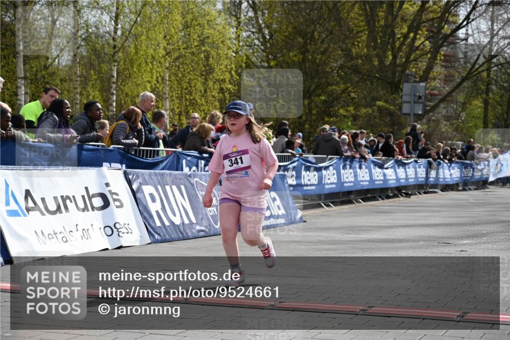 12.04.2026 - 45. Internationalen Wilhelmsburger Insellauf J. Mangold http://msf.ph/oto/9524661 12.04.2026 14:52:08 Ziel 114, 341 meine-sportfotos.de