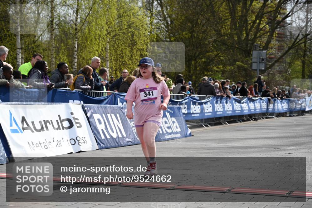 12.04.2026 - 45. Internationalen Wilhelmsburger Insellauf J. Mangold http://msf.ph/oto/9524662 12.04.2026 14:52:08 Ziel 114, 341 meine-sportfotos.de