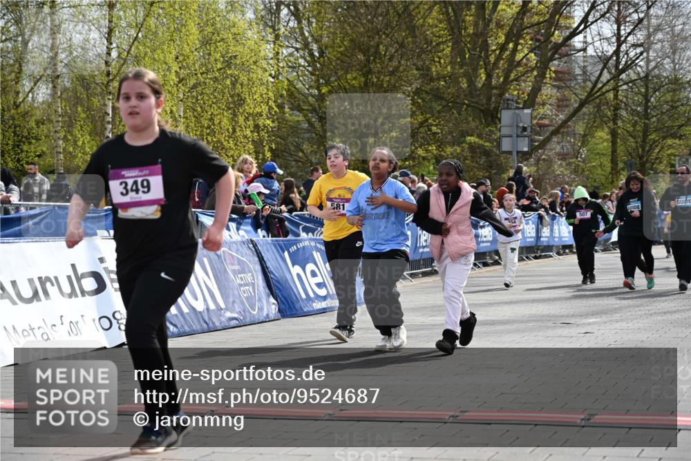 12.04.2026 - 45. Internationalen Wilhelmsburger Insellauf J. Mangold http://msf.ph/oto/9524687 12.04.2026 14:52:19 Ziel 349, 581 meine-sportfotos.de