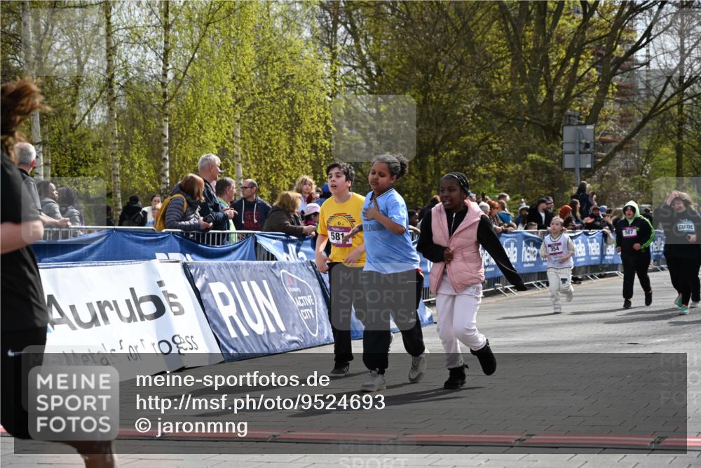 12.04.2026 - 45. Internationalen Wilhelmsburger Insellauf J. Mangold http://msf.ph/oto/9524693 12.04.2026 14:52:19 Ziel 349, 581 meine-sportfotos.de