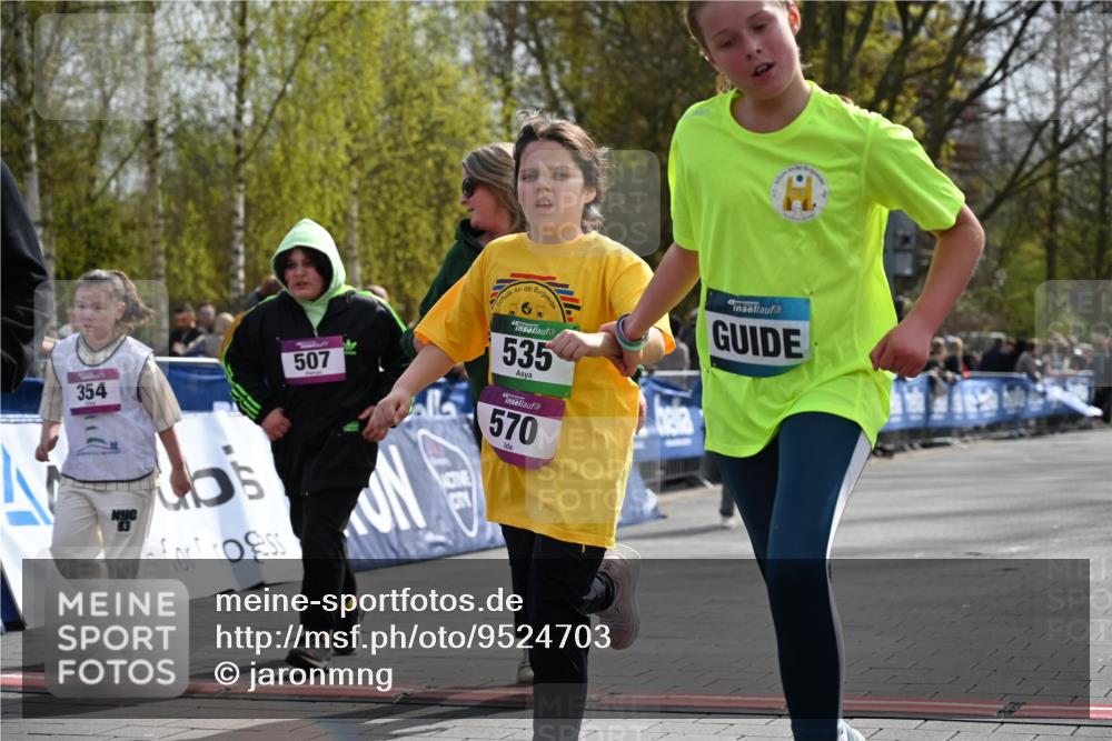 12.04.2026 - 45. Internationalen Wilhelmsburger Insellauf J. Mangold http://msf.ph/oto/9524703 12.04.2026 14:52:26 Ziel 570, 354, 507, 498 meine-sportfotos.de